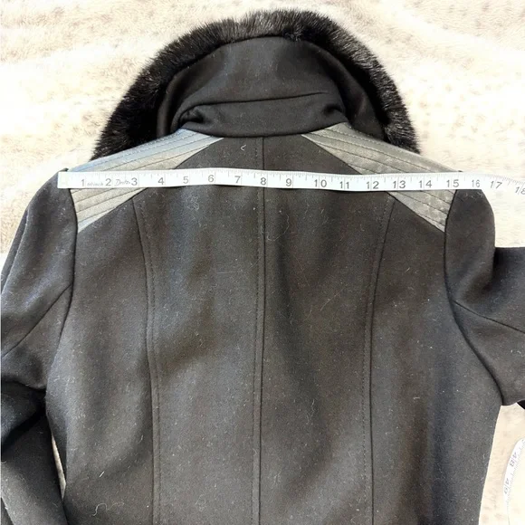 Via Spiga Black Trench Coat with Faux Fur Collar - Picture 4 of 10